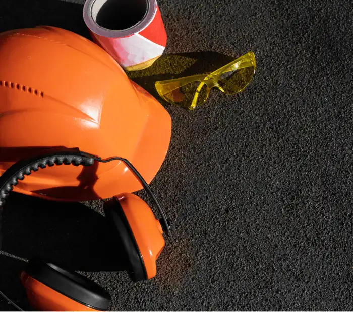 Casque de chantier, lunettes et casque antibruit