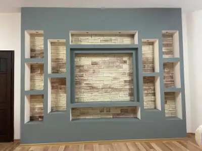 Aménagement intérieur en plaques de plâtre avec niches (photo 23)