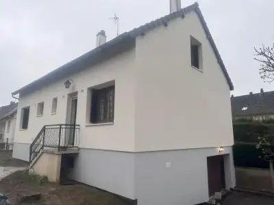Façade terminée après isolation thermique par l'extérieur et enduit (5/6)
